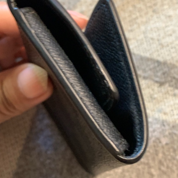 Louis Vuitton 6 Key Holder - Picture 8 of 8